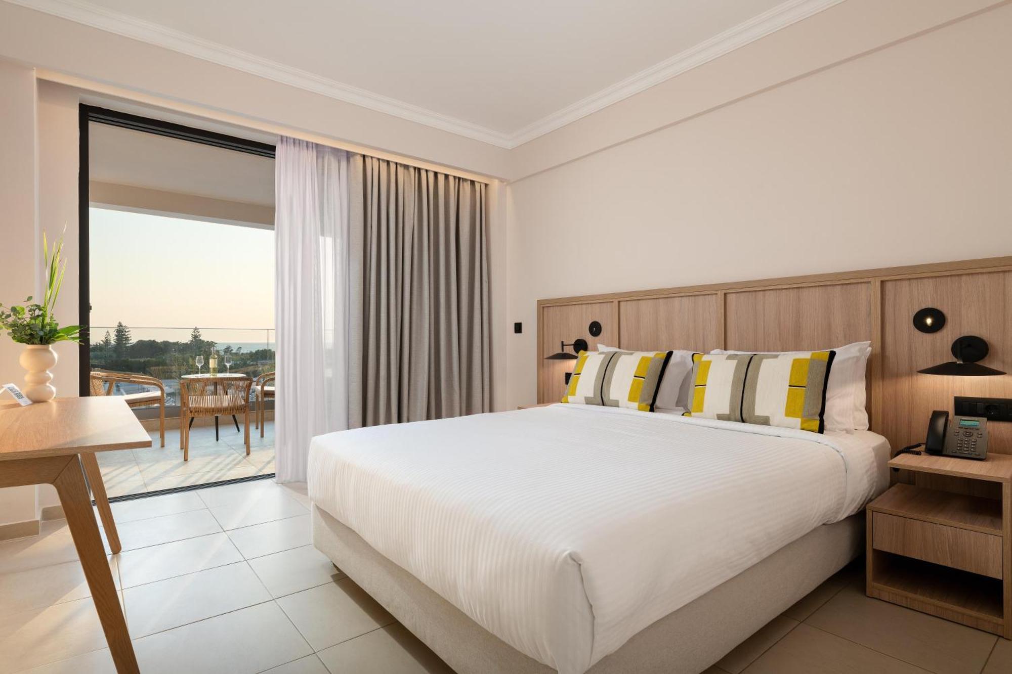Electra Palace Rhodes Ialysos (Rhodes) Exterior foto A bedroom at the hotel
